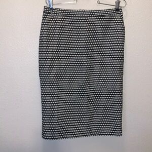 Merona Pencil Skirt Size 4 straight knee length back zipper lined Slit